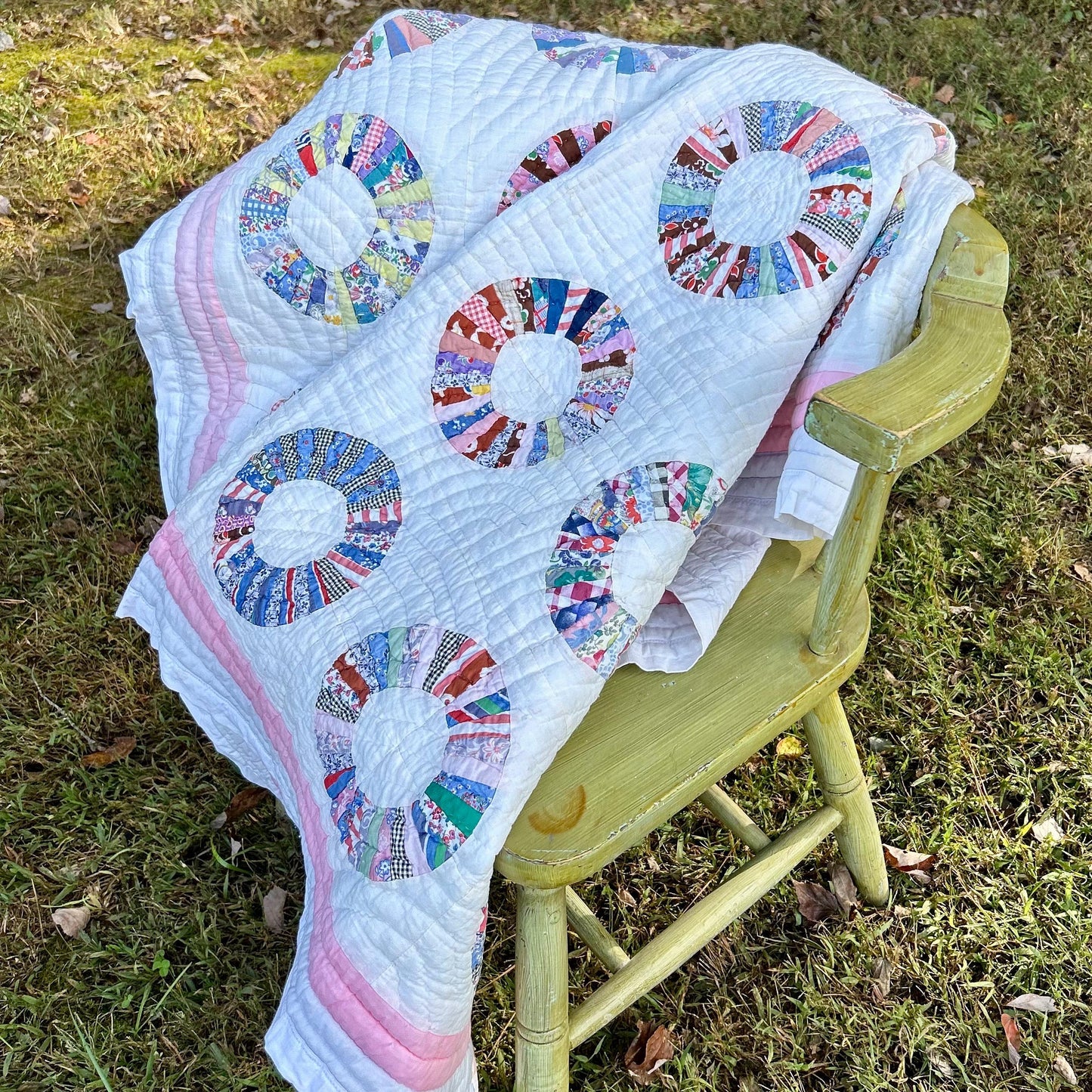 Outstanding Vintage Handmade Dresden Plate Quilt 78x64