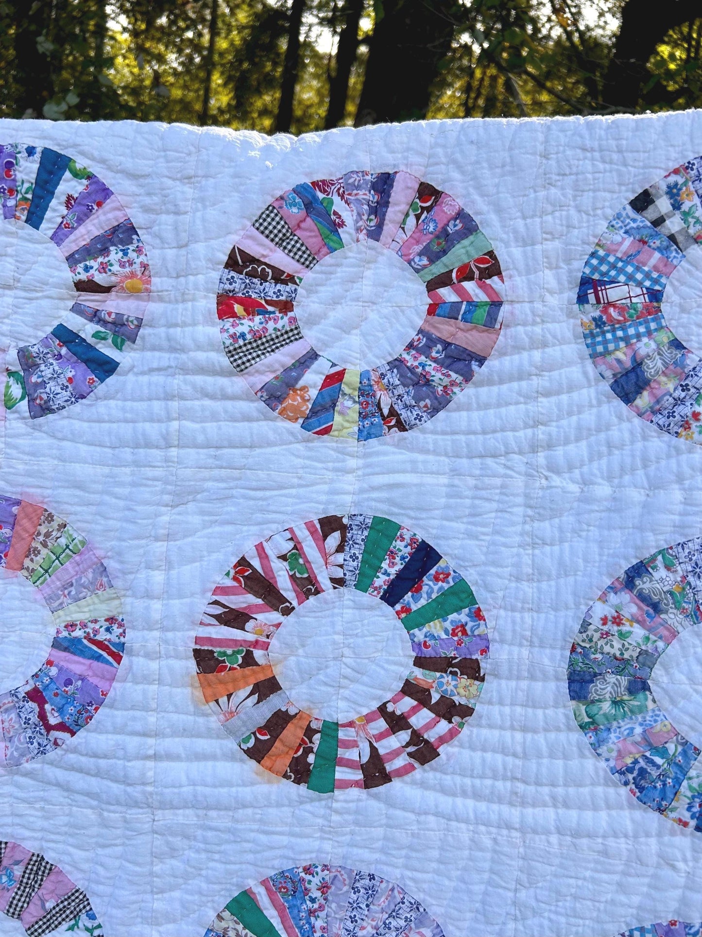 Outstanding Vintage Handmade Dresden Plate Quilt 78x64