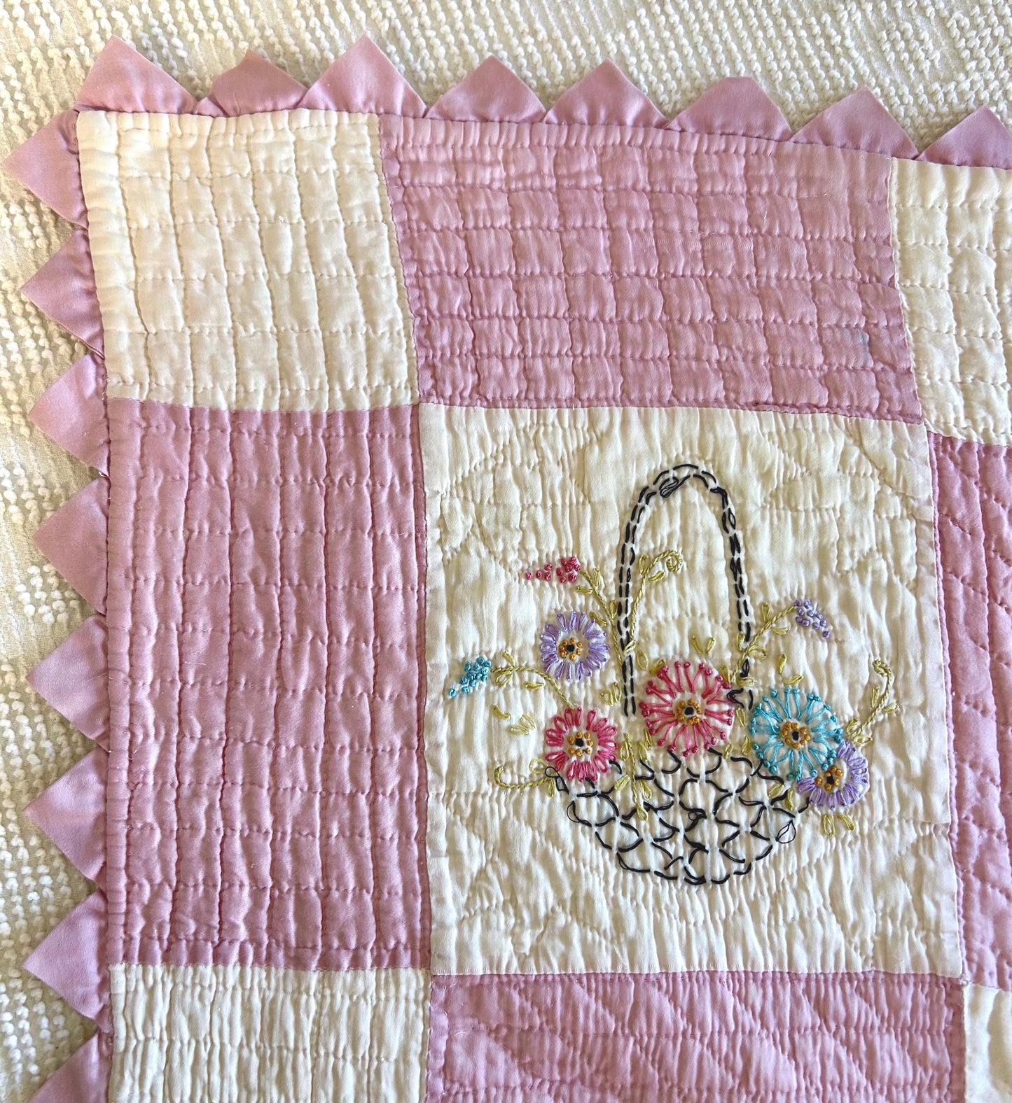 Simply Beautiful Vintage Handmade Embroidered Floral Baskets Pink and White Quilt with Prairie Points Trim
