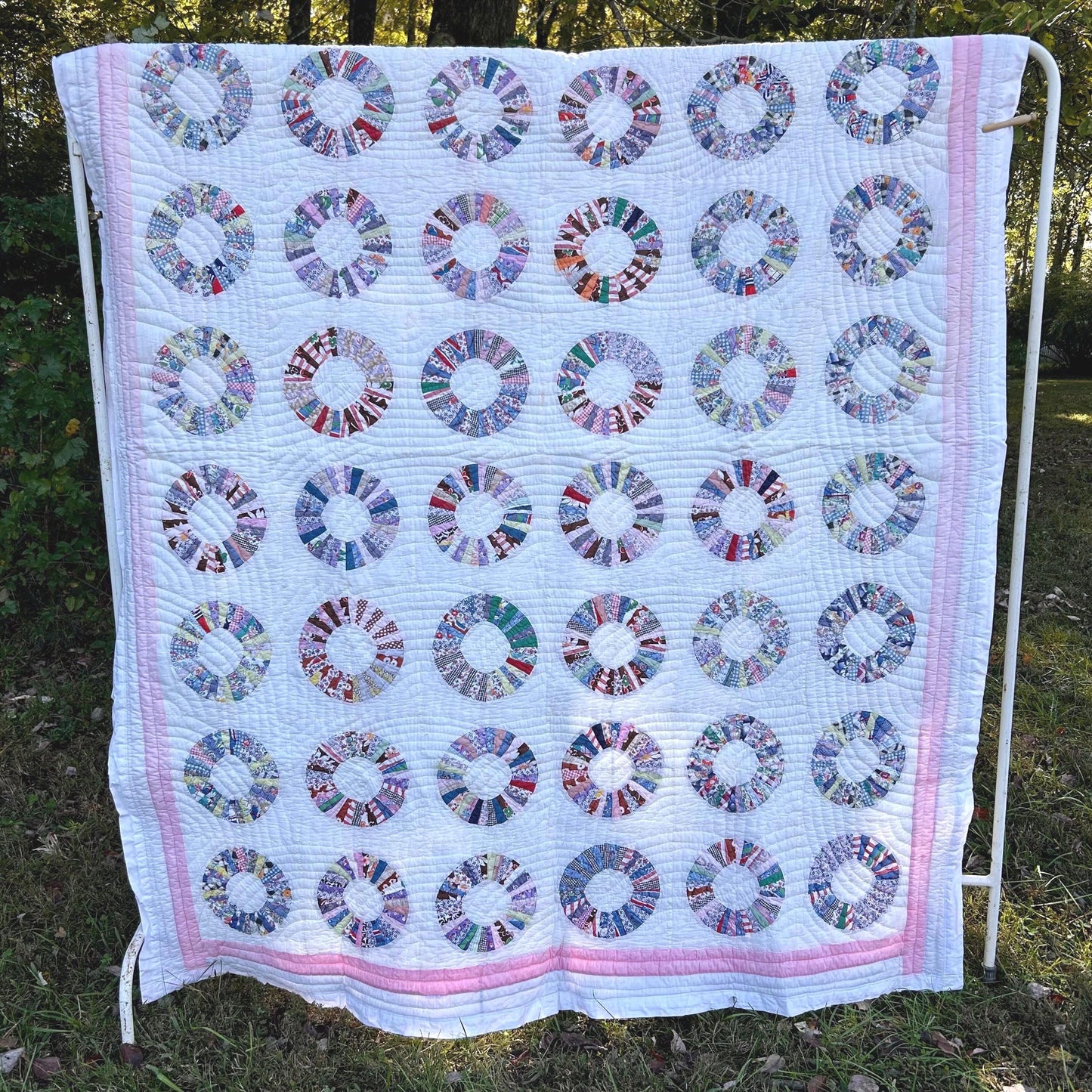 Outstanding Vintage Handmade Dresden Plate Quilt 78x64