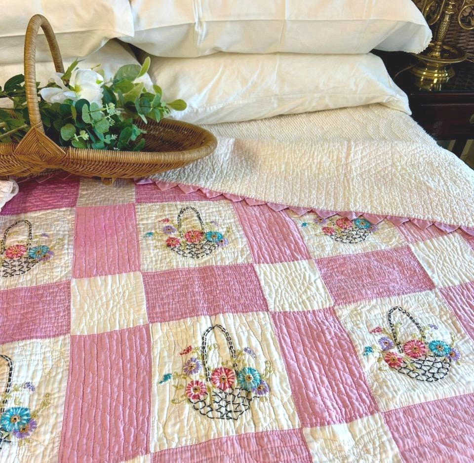 Simply Beautiful Vintage Handmade Embroidered Floral Baskets Pink and White Quilt with Prairie Points Trim
