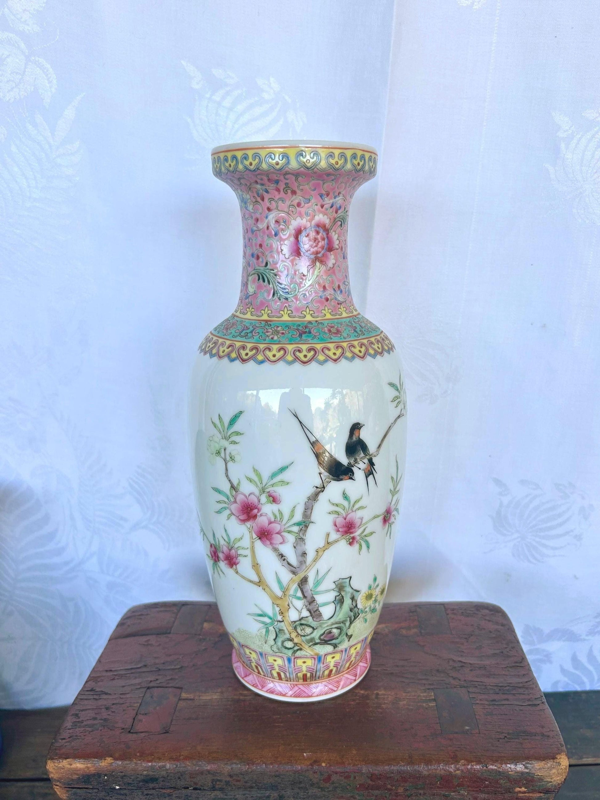 Chinese Famille Rose Medallion Enamel Porcelain Poetry Vase Zhongguo Jingdezhen Zhi